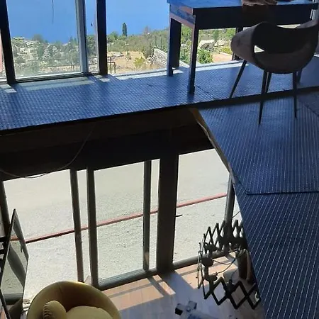 Zan Dom Apartment *